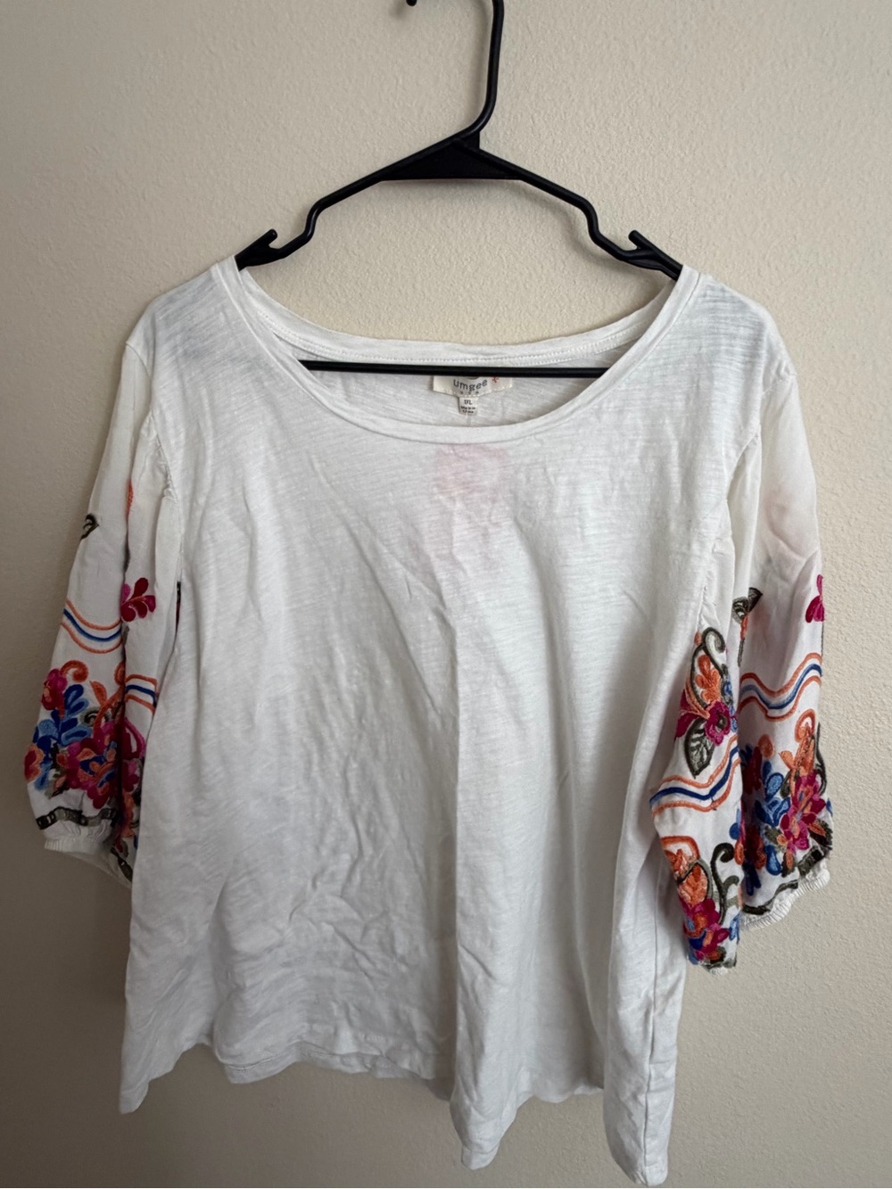 UMGEE Women’s White Embroidered Sleeve Top